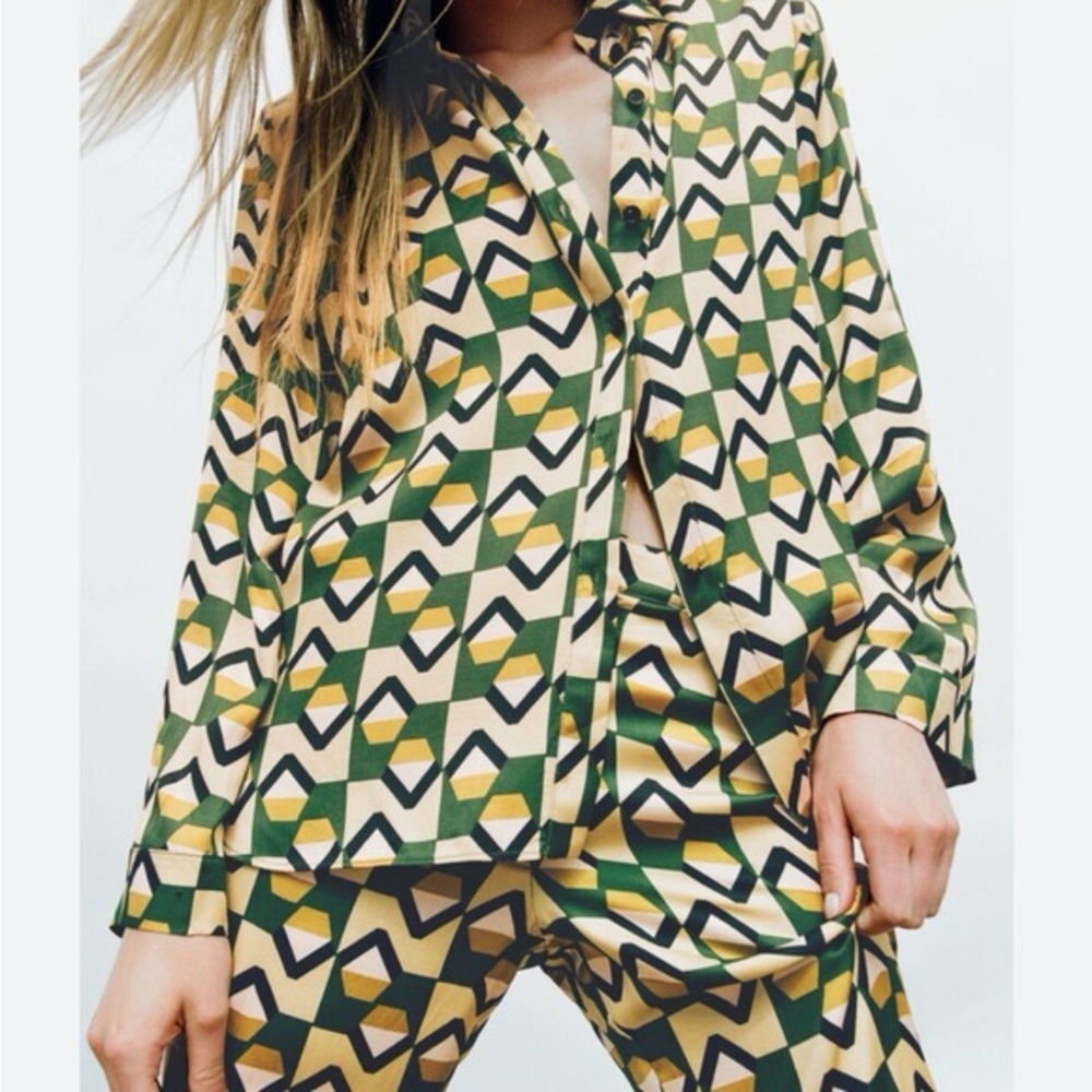 Zara Geometric Pattern blouse top